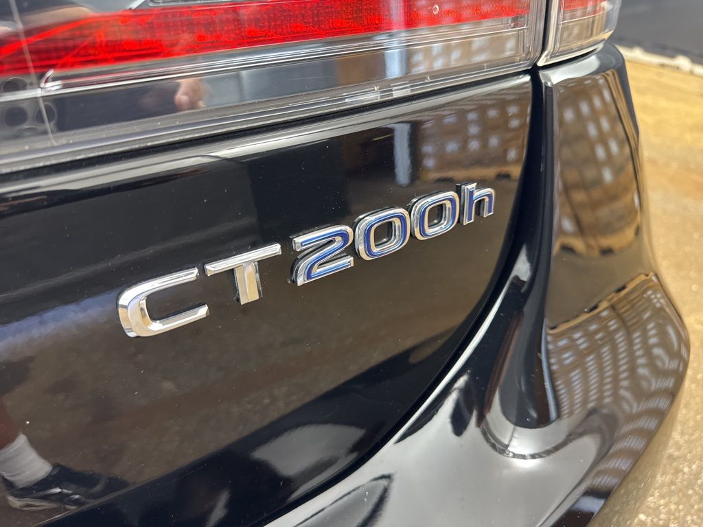 2014 Lexus CT 200h photo 21