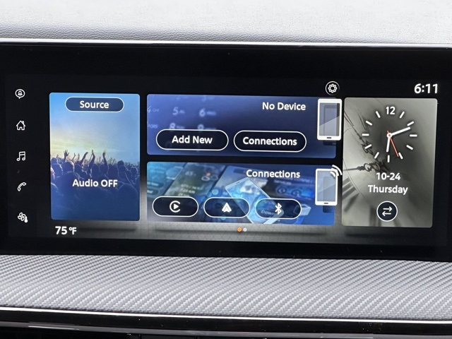 2025 Nissan Kicks SR photo 8
