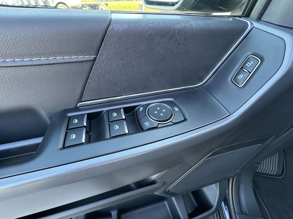 2025 Ford F-150 XLT photo 15