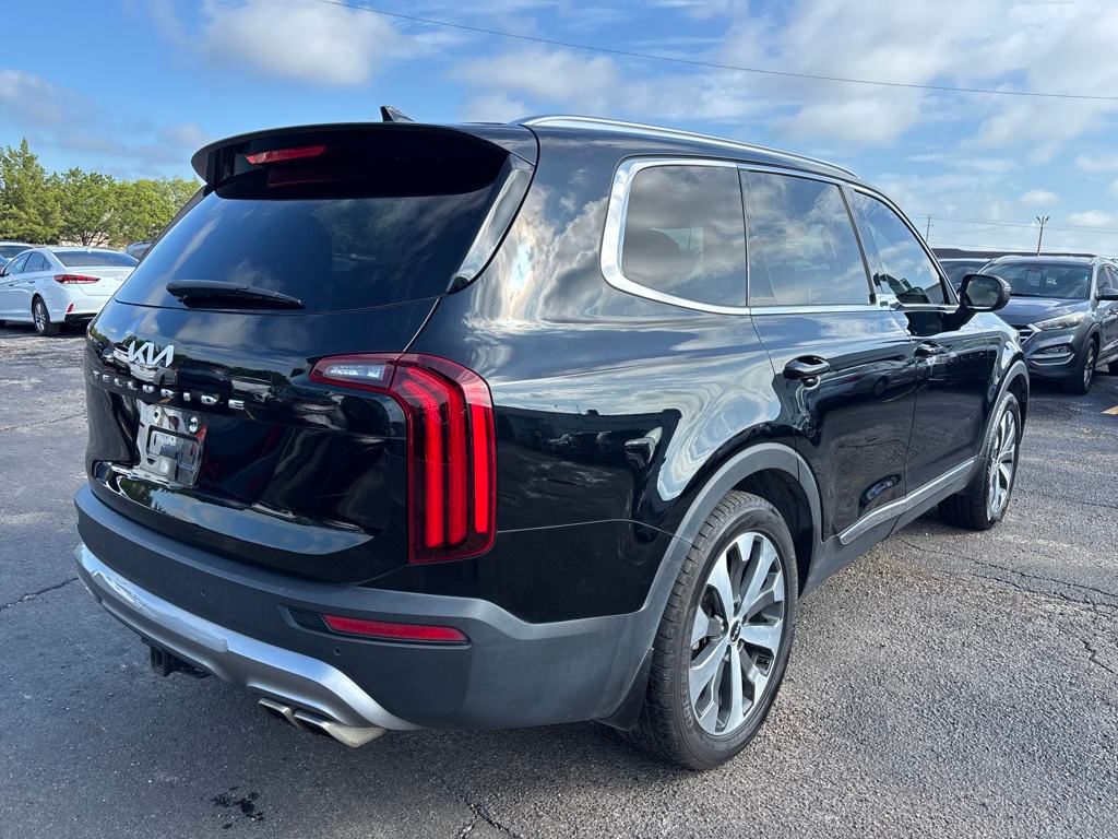 2022 Kia Telluride EX photo 3