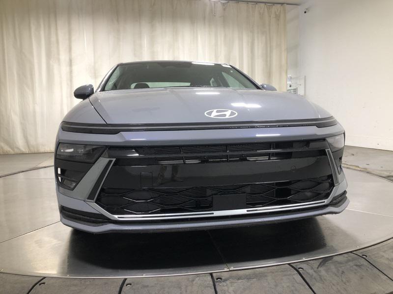 2025 Hyundai Sonata SE photo 2