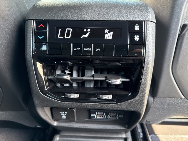 2025 Jeep Grand Cherokee Laredo X photo 17