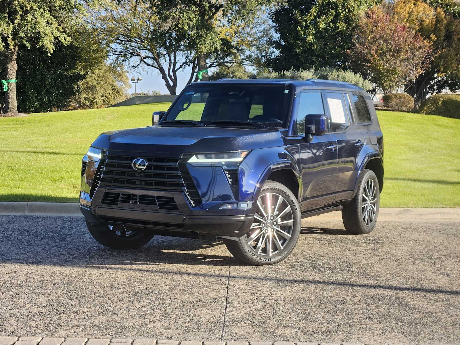 2025 Lexus GX Luxury's photo