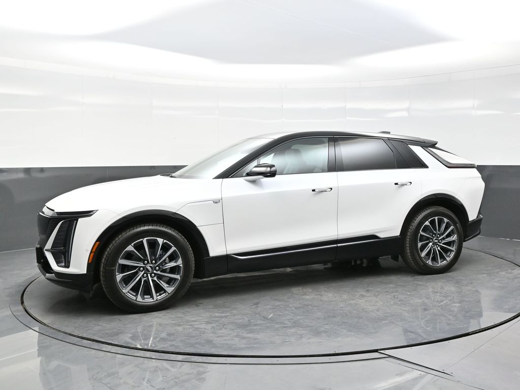 2025 Cadillac Lyriq Sport photo 2