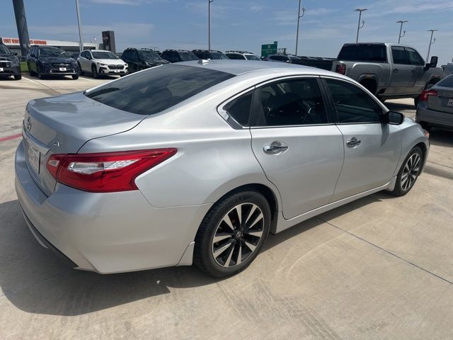 Used 2017 Nissan Altima SV with VIN 1N4AL3AP1HC492062 for sale in Fort Worth, TX