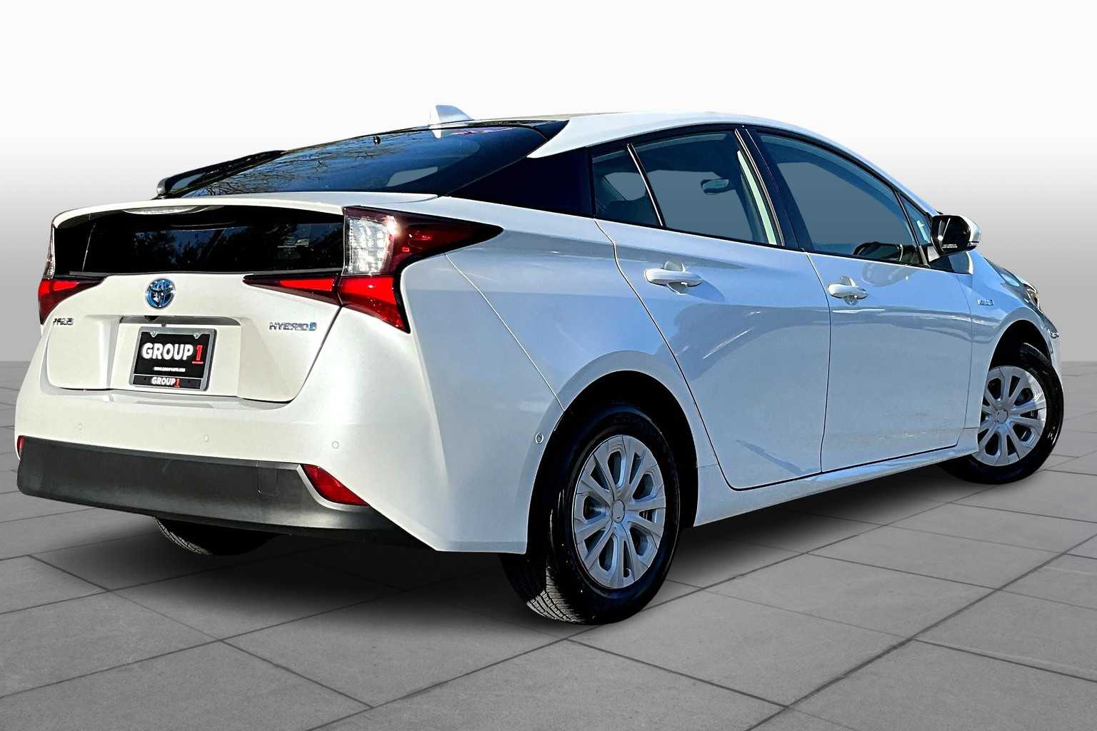 2022 Toyota Prius LE photo 11