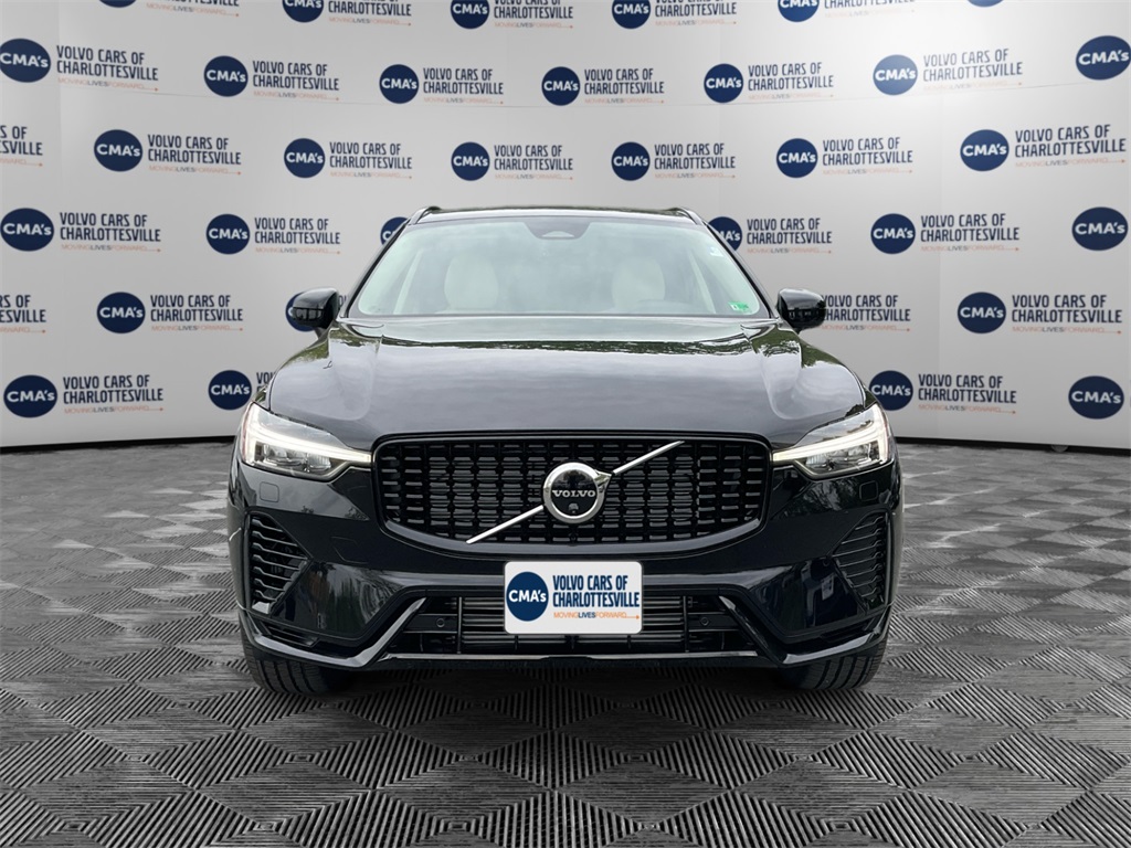 2025 Volvo XC60 Recharge Hybrid T8 Plus photo 8