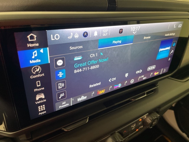 2025 Jeep Wrangler Sahara photo 24