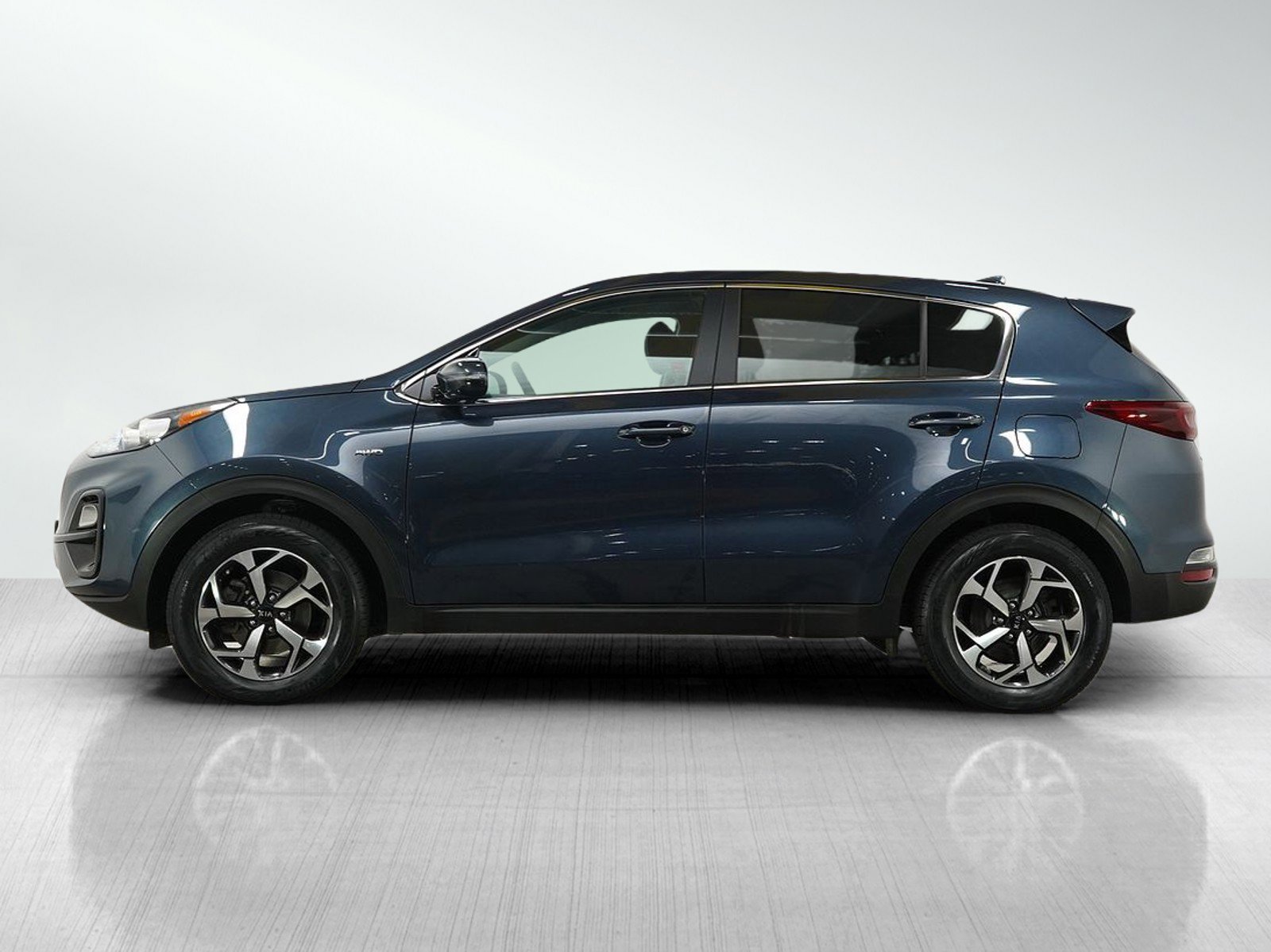 Used 2021 Kia Sportage LX with VIN KNDPMCAC6M7900282 for sale in Burnsville, Minnesota