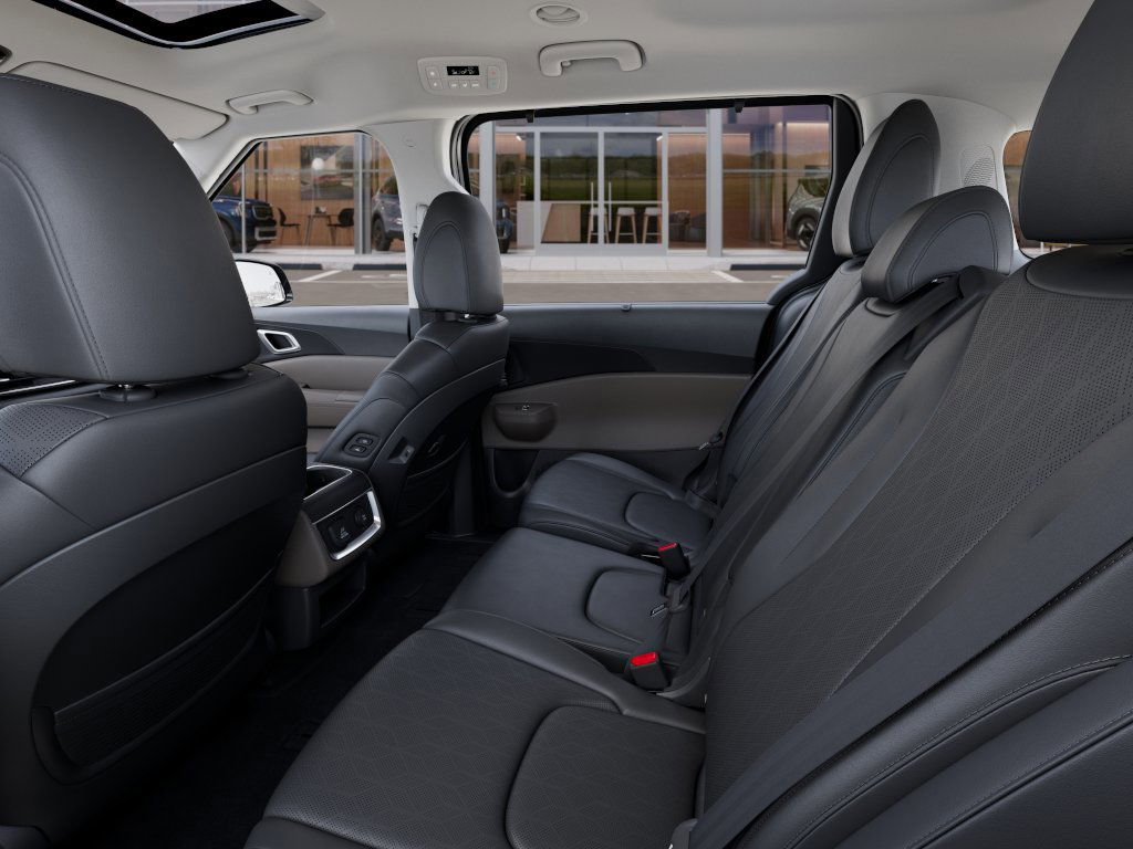 2026 Kia Carnival SX photo 18