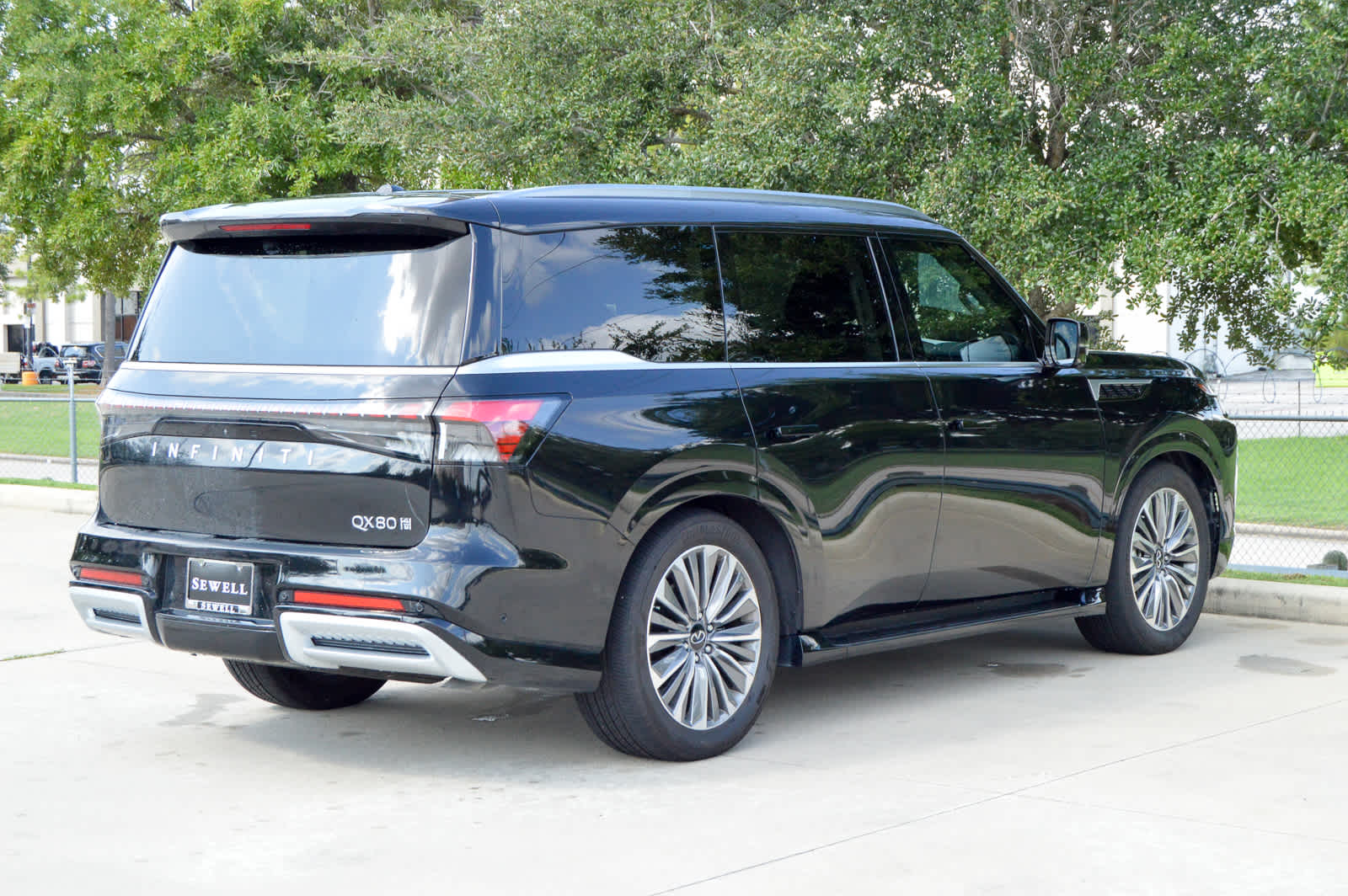 2025 Infiniti QX80 Sensory photo 4