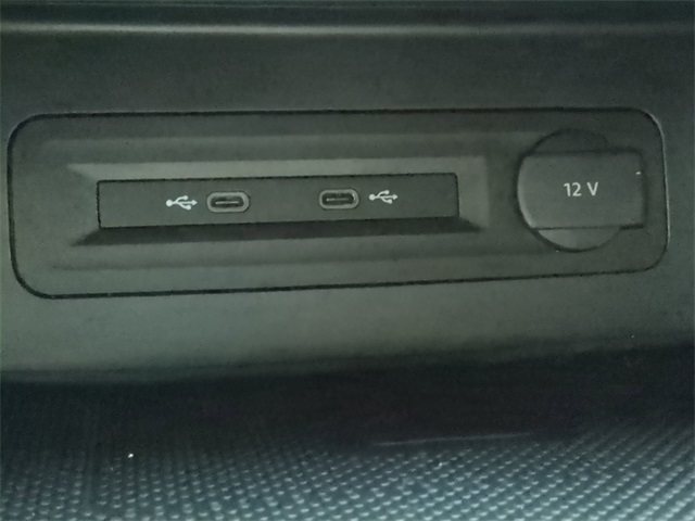 2022 Volkswagen Atlas SEL photo 24