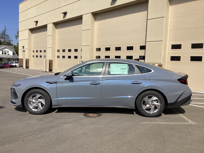 2026 Hyundai Sonata SE photo 4