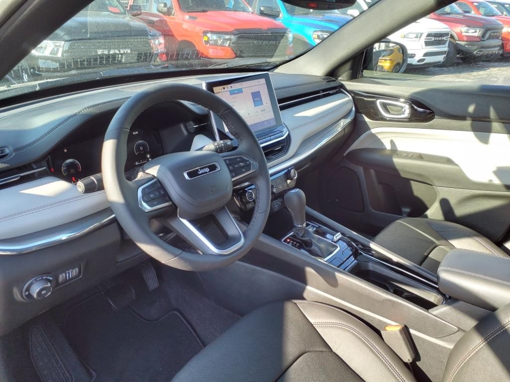 2024 Jeep Compass Limited photo 4
