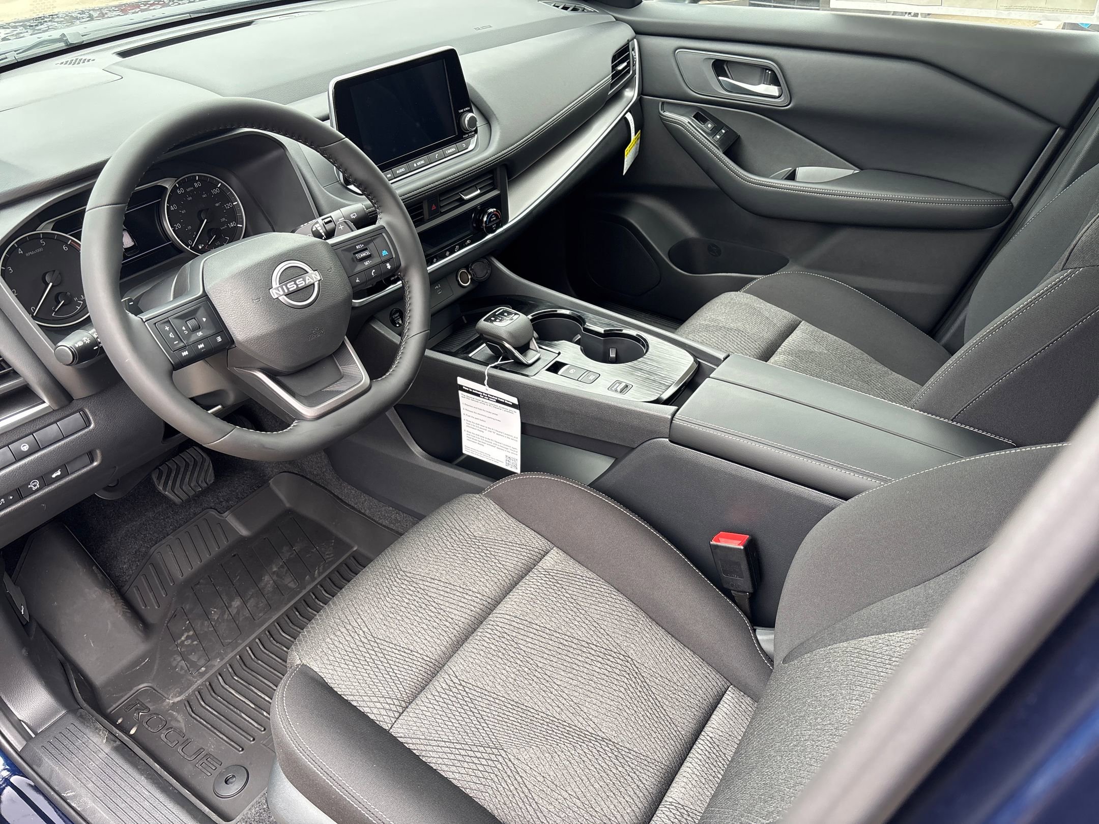 2026 Nissan Rogue SV photo 3