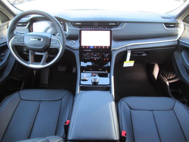 2025 Jeep Grand Cherokee Limited photo 11