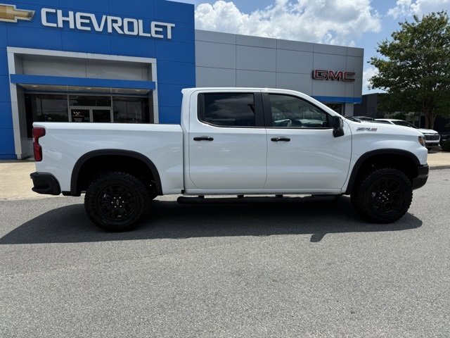 2025 Chevrolet Silverado ZR2 photo 2