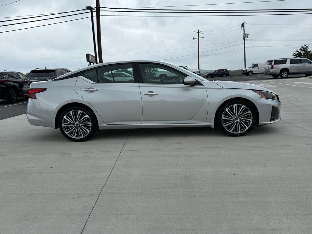 2023 Nissan Altima 2.5 SL photo 4