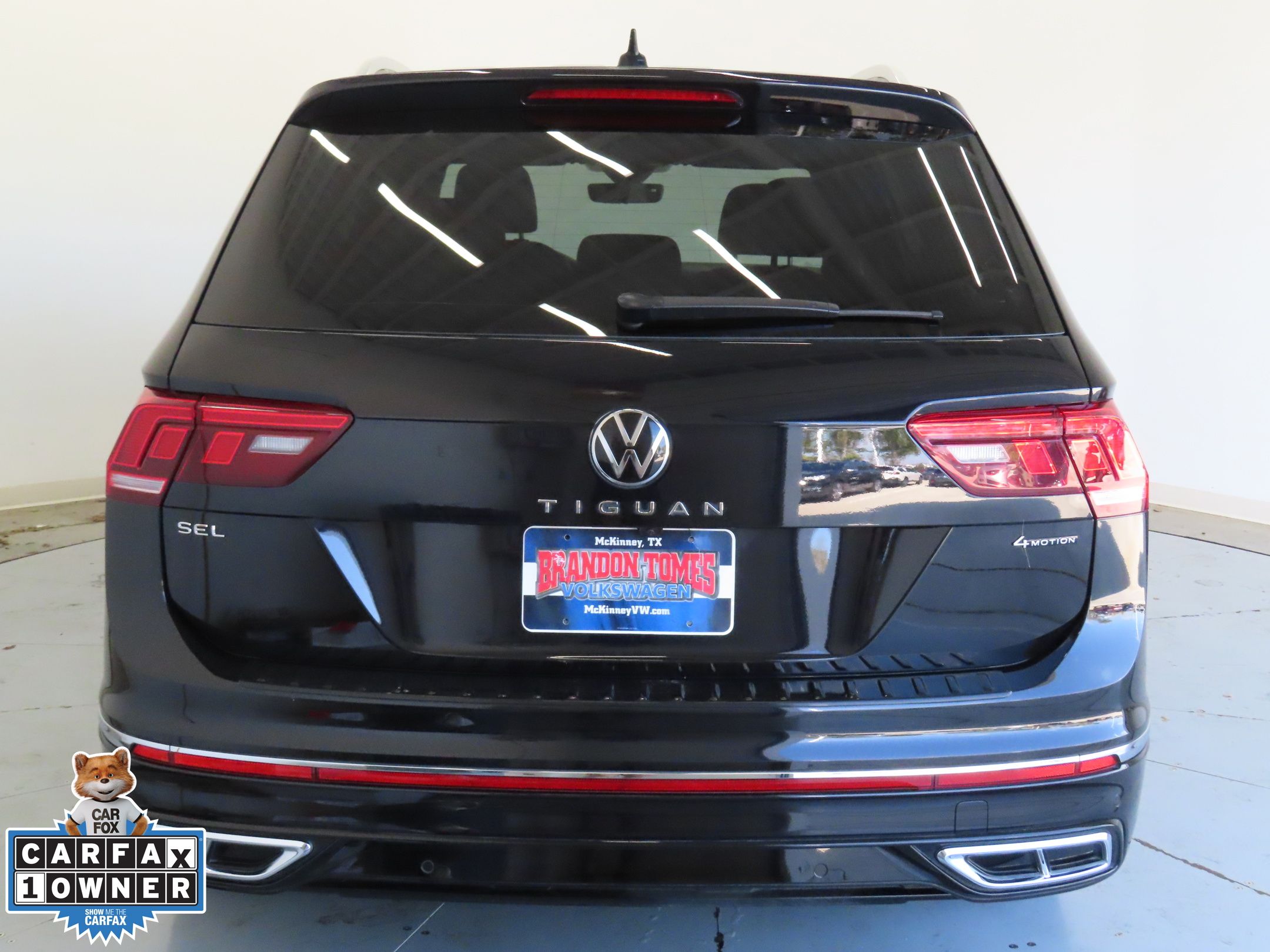 2024 Volkswagen Tiguan SEL R-Line Black photo 4