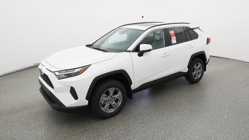 2025 Toyota RAV4 XLE's photo