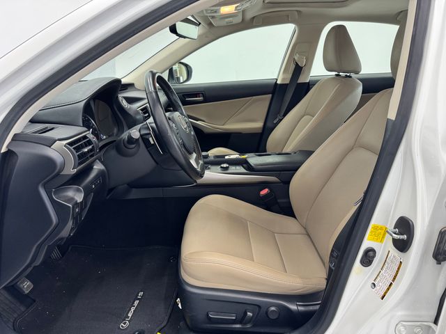 2019 Lexus IS 300 photo 17