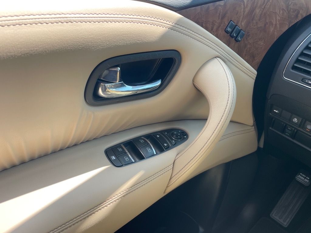 2023 Nissan Armada SL photo 18