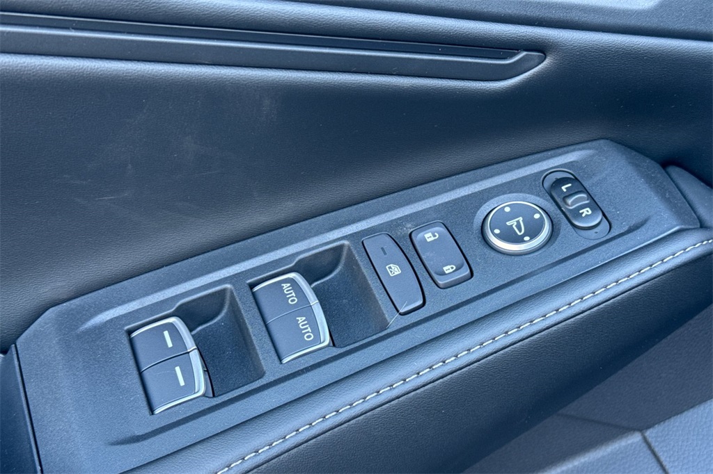 2025 Honda Accord Hybrid Sport-L photo 8