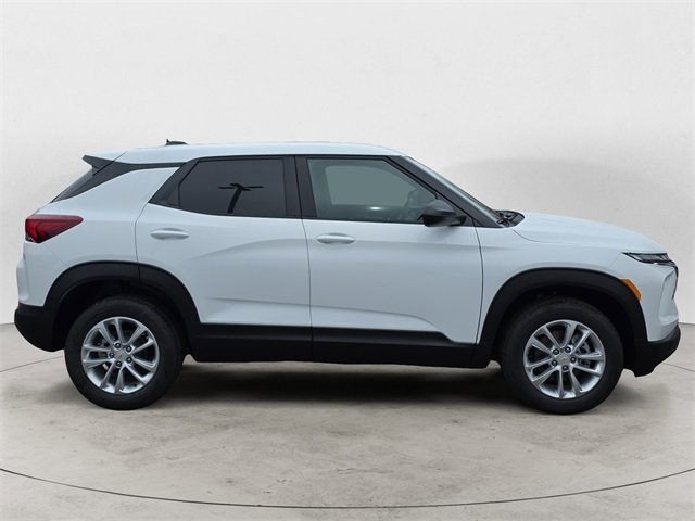 2026 Chevrolet Trailblazer LS photo 3