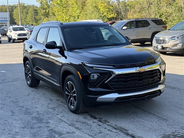 2026 Chevrolet Trailblazer LT photo 2