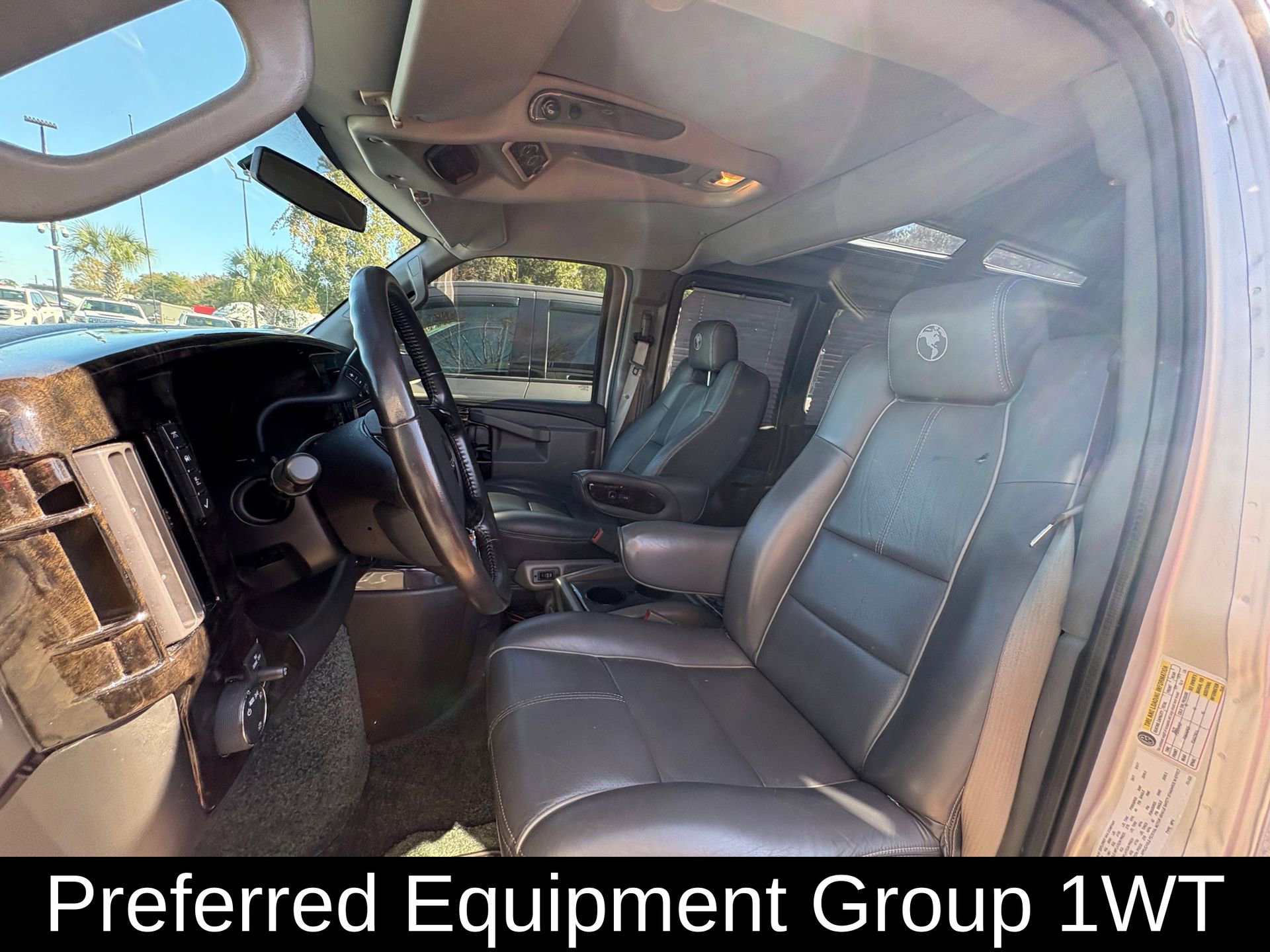 2017 GMC Savana Cargo Work Van's photo