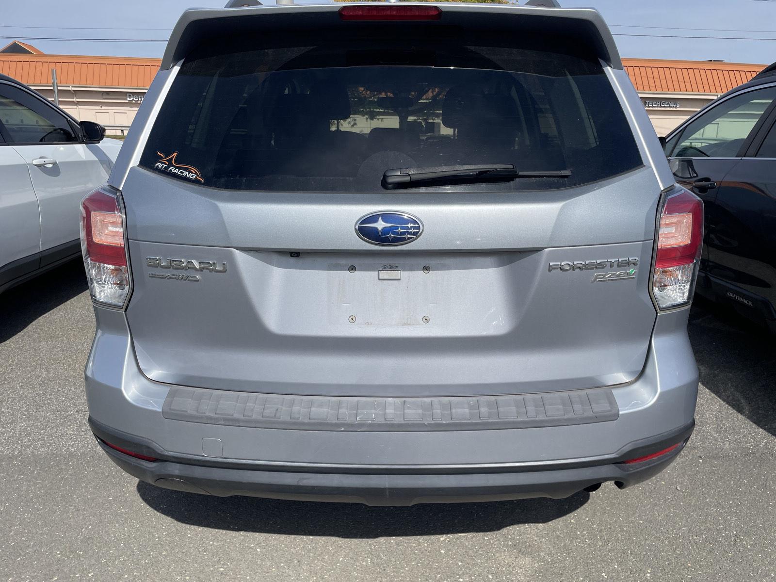 2017 Subaru Forester Premium photo 3