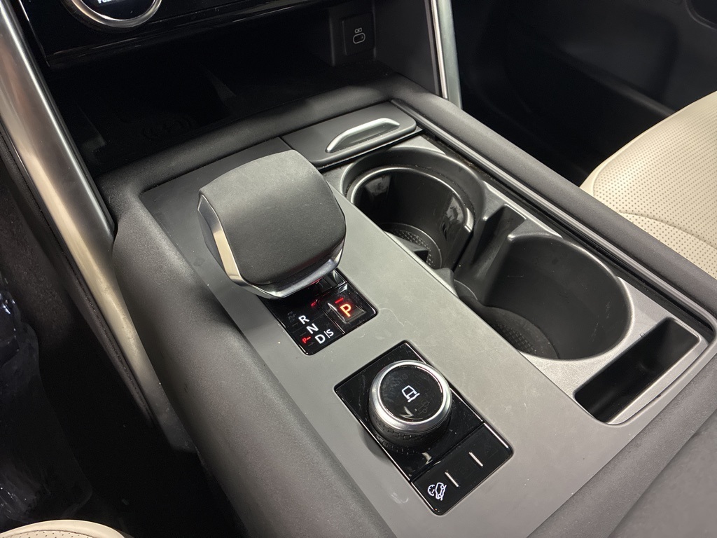 2024 Land Rover Discovery SE photo 23