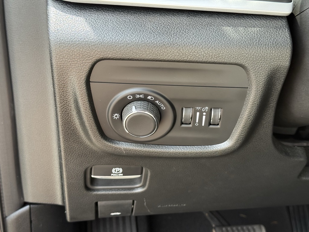 2023 Jeep Grand Cherokee Altitude photo 16