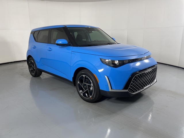 2025 Kia Soul EX photo 2