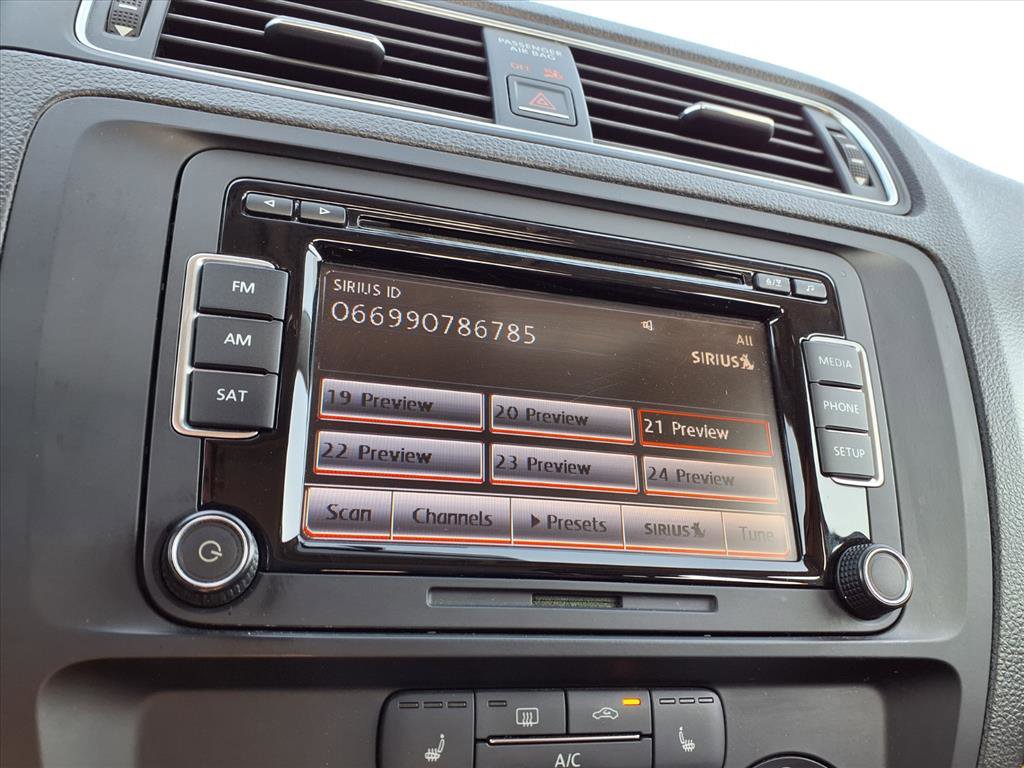 2015 Volkswagen Jetta 1.8T SE photo 3