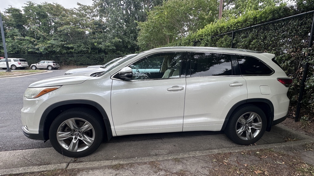 2016 Toyota Highlander Limited Platinum photo 9