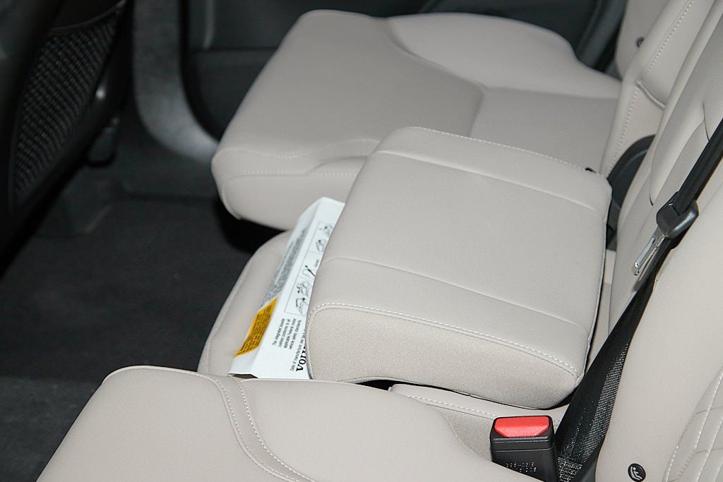 2026 VOLVO XC90 - Image 16