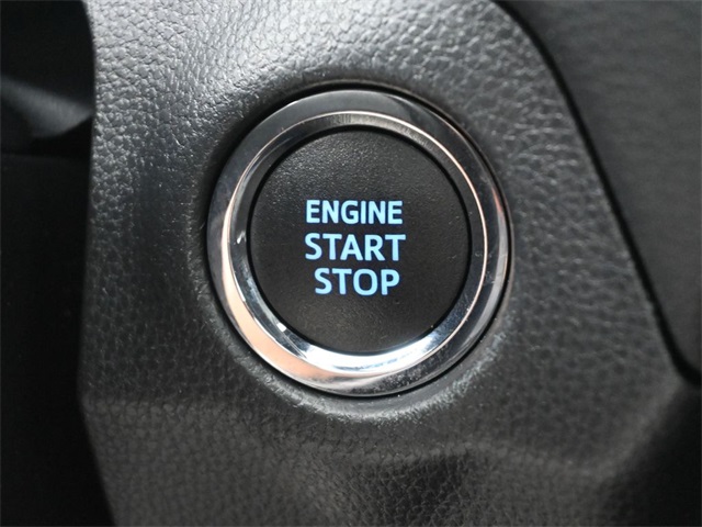 2021 Toyota RAV4 XLE Premium photo 3