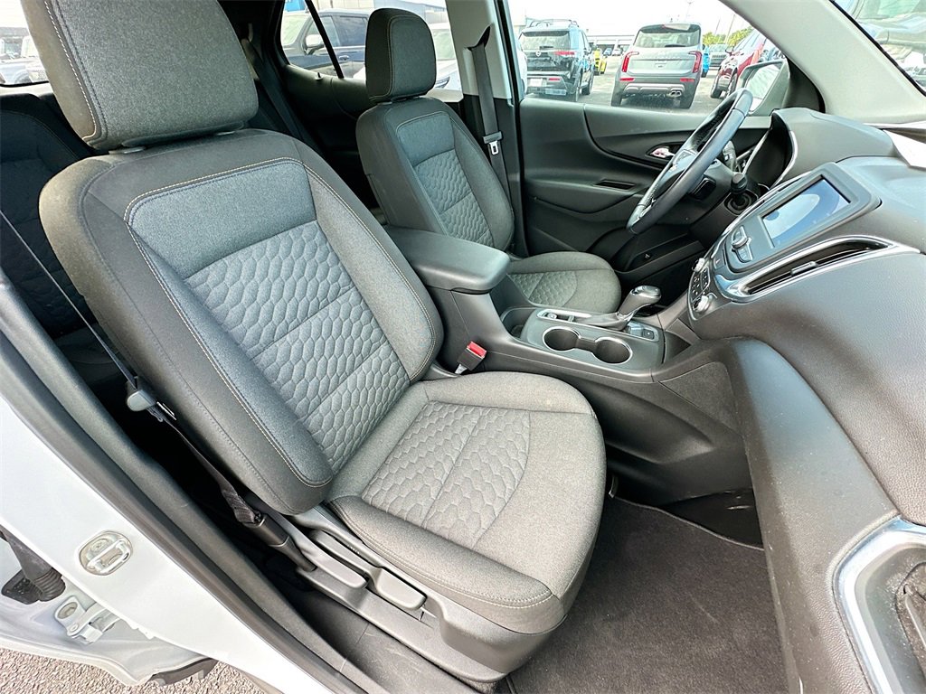 2020 Chevrolet Equinox LT photo 18