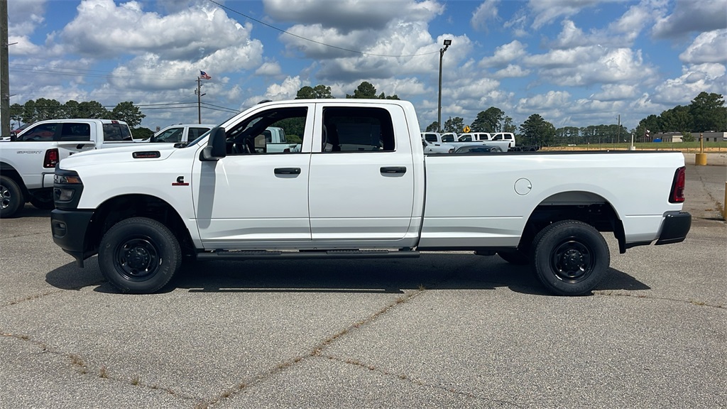 2025 Ram 2500 Tradesman photo 4