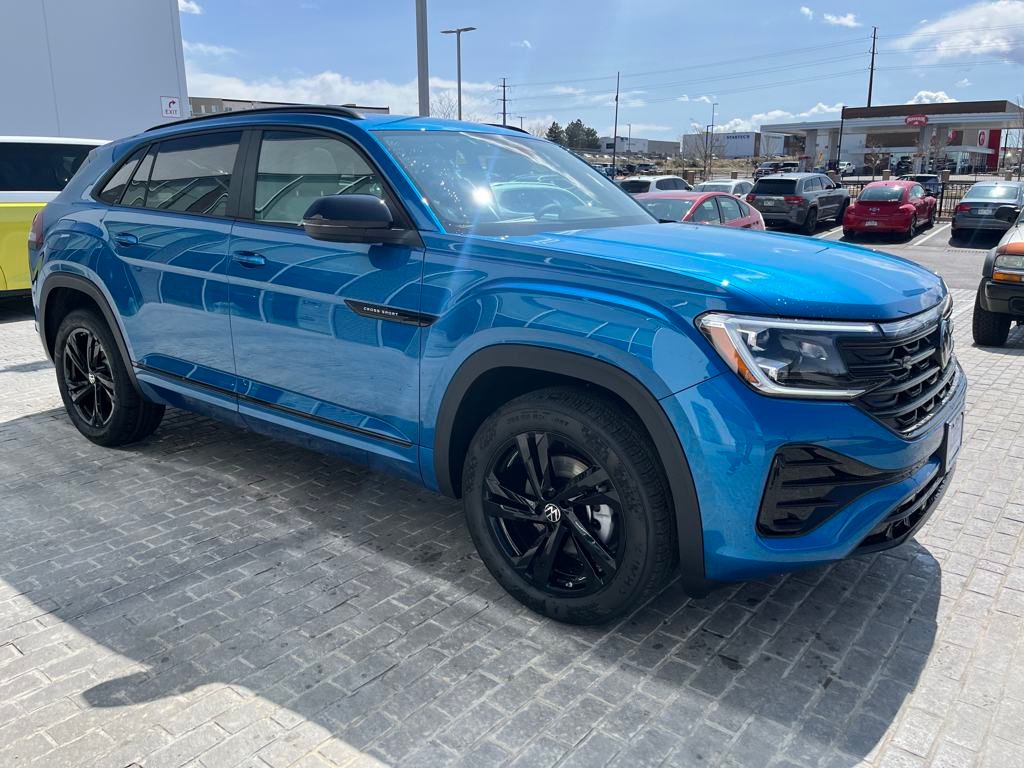 2025 Volkswagen Atlas Cross Sport SEL R-Line photo 7