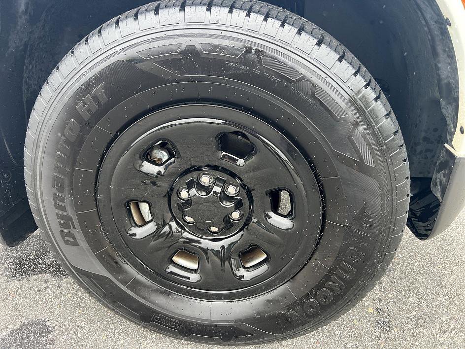 2024 Nissan Frontier S photo 12