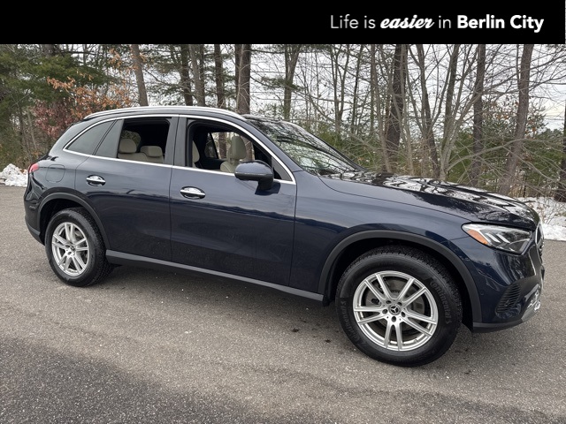 2024 Mercedes-Benz GLC GLC 300's photo