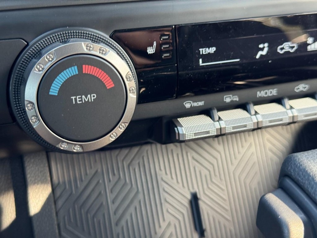 2025 Toyota Tacoma SR5 4x4 Double Cab photo 12