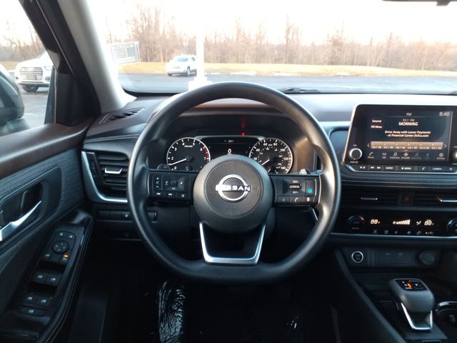 2023 Nissan Rogue SV photo 11