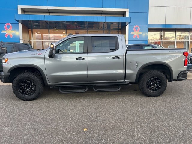 2024 Chevrolet Silverado 1500 ZR2 photo 2
