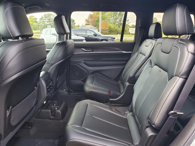 2025 Jeep Grand Cherokee Limited photo 21