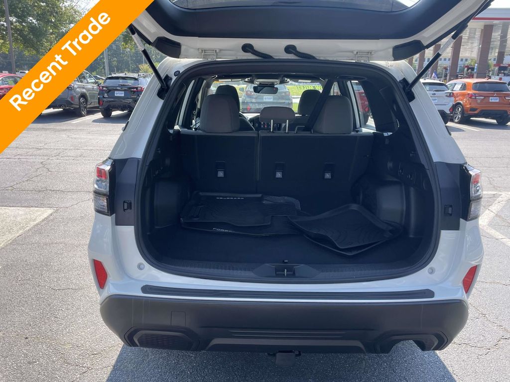 2025 Subaru Forester Base photo 4