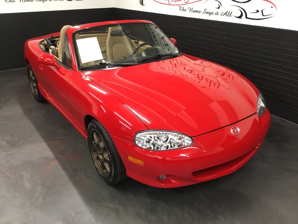 2002 Mazda MX-5 Miata Miata LS photo 2