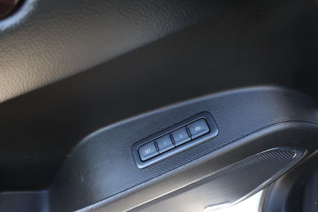 2019 Gmc Yukon SLT photo 18